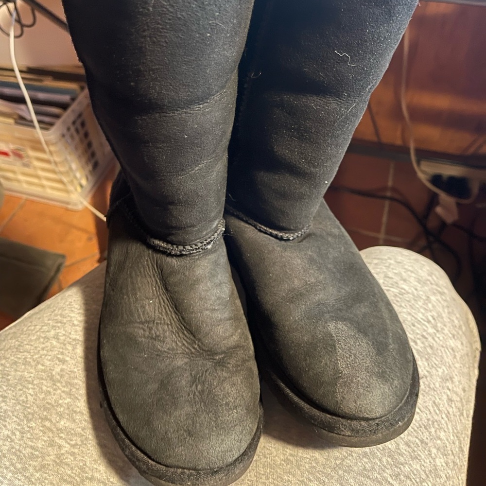 WOMENS UGG TALL BOOTS SZ 7 BLACK